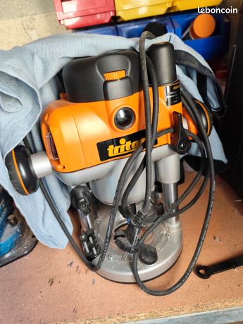 Défonceuse Triton 2400W TRA001