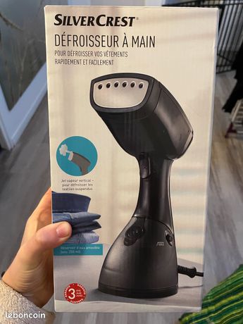 Défroisser à main / repasseur / steamer