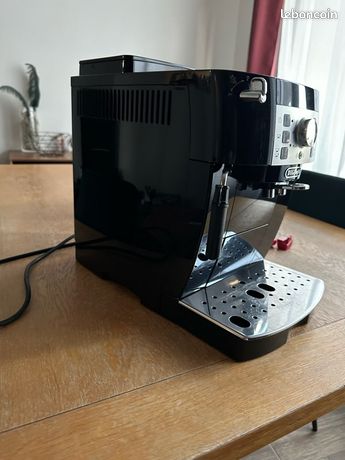 DELONGHI Magnifica S