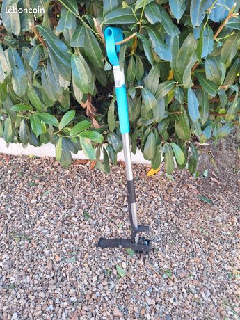 Desherbeur à chardons