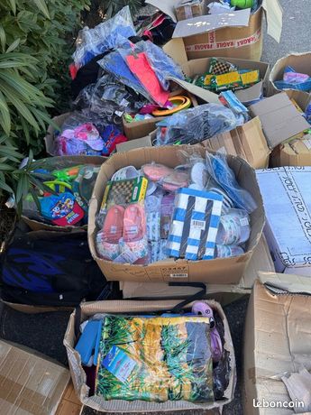 DESTOCKAGE articles de plage Lot complet -50% sur prix fournisseur