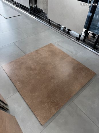 Carrelage effet pierre Marron
