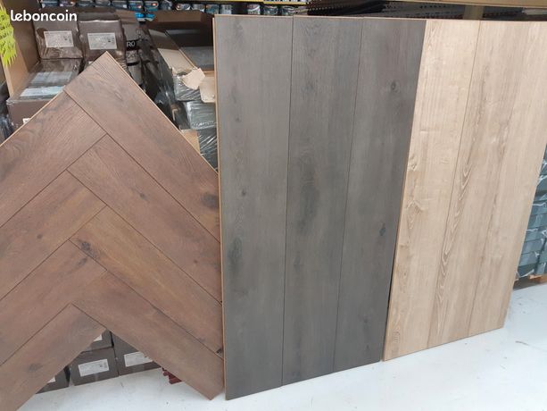 parquet stratifié clipsable ou adhésive