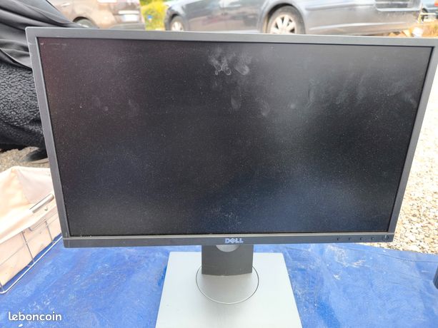 Deux moniteurs PC Très bon état Écrans orientables Idéal bureautique