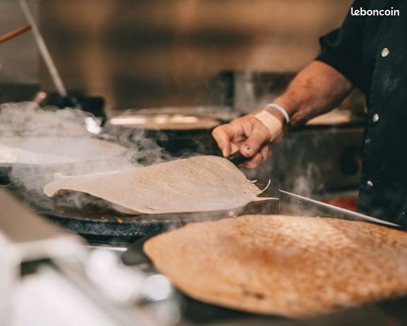 Deux places de marché activité crêpes