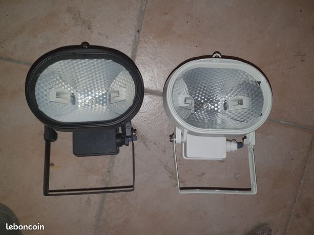 Deux projecteurs