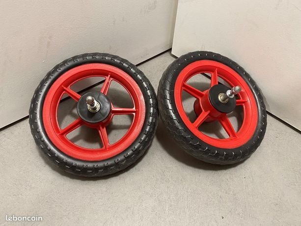 Deux roues ø24cm sur roulements en très bon état