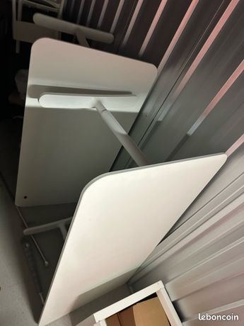 Deux tables de bureau à vendre