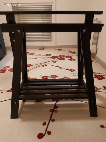 Deux tréteaux d'architecte neufs, jamais utilisés mais déjà montés, au prix de 40 euros les deuxés, Leroy Merlin, en pin noir, prix magasin neufs