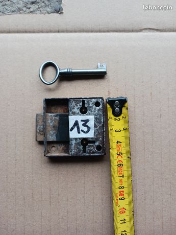 Différentes ancienne serrure pour meubles