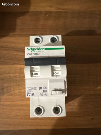 Disjoncteur différentiel 16A 2P 300mA courbe C -10kA - type AC - Acti9 iC60 RCBO
