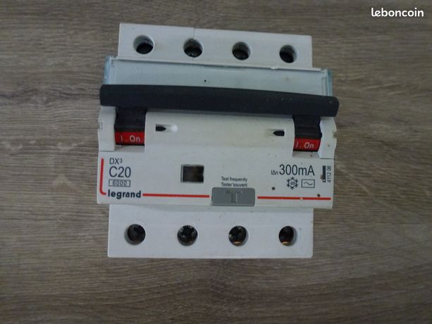 Disjoncteur differentiel 20A 300Ma