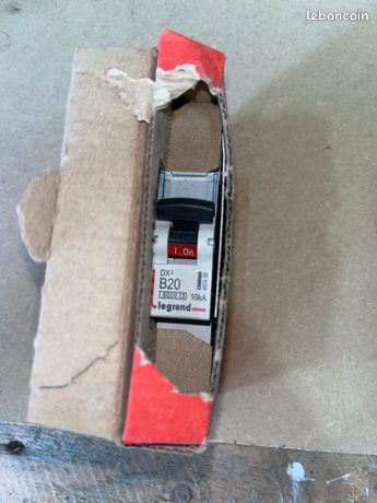 Disjoncteur Legrand B20a