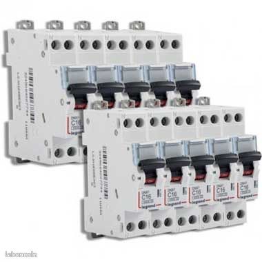 Disjoncteur legrand dnx3 ph/n 16a vis/vis Référence 406774