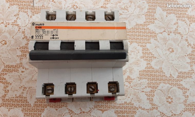 Disjoncteur merlin gerin