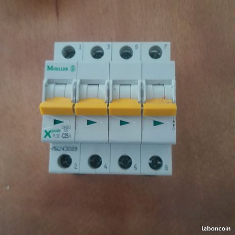 Disjoncteur moeller tetrapolaire