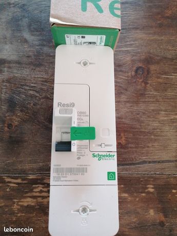 Disjoncteur monophasé Schneider 500ma 60 A neuf