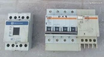 Disjoncteur Multi 9 C32H avec Blocs Vigi C32 300 mA 4p Contacteur 4 pôles 63A référence GC1-M46 Télémecanique