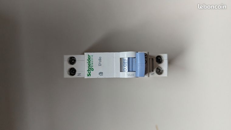 Disjoncteur Schneider 10 A