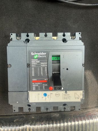 Disjoncteur SCHNEIDER NSX 100F