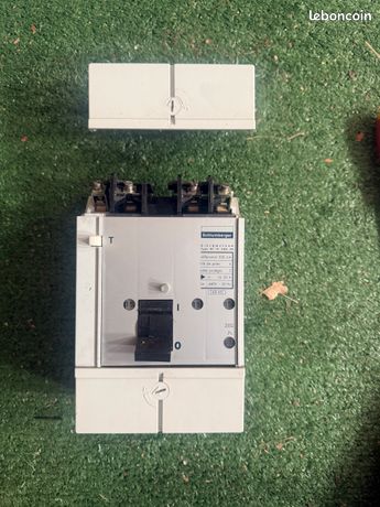 Disjoncteur tetra de 10 a 30 A 3 poles protégés avec diff 500 mA