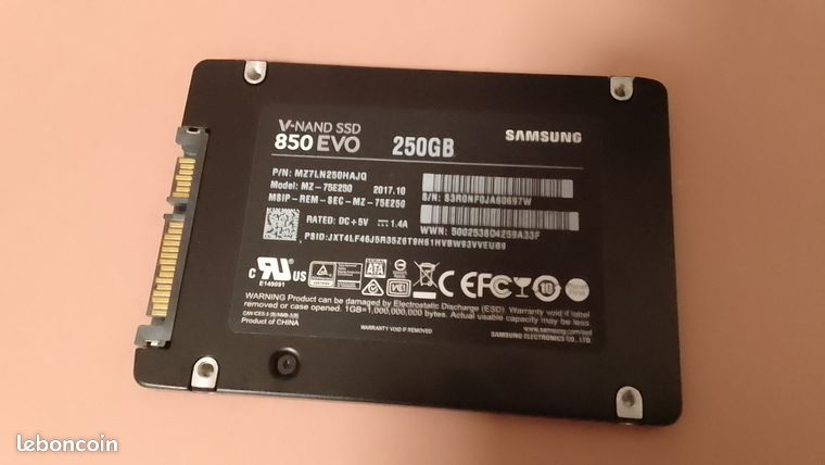 Disque dur SSD SAMSUNG 250 Go