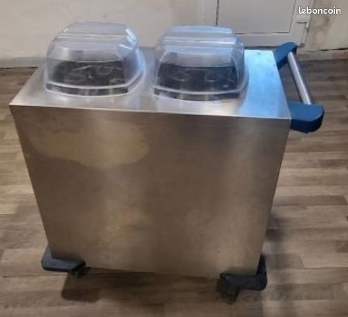 Distributeur d'assiettes chauffés