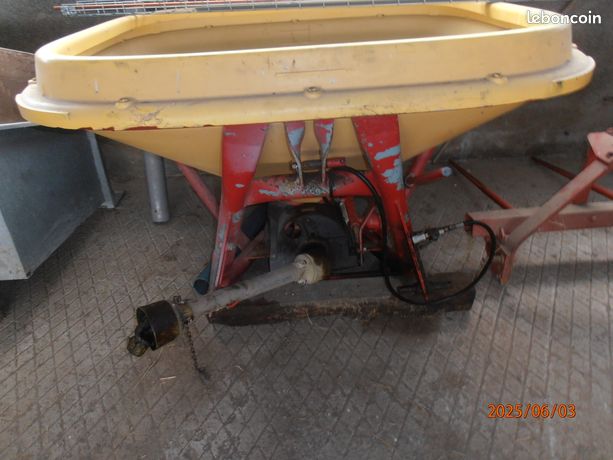 Distributeur d engrais