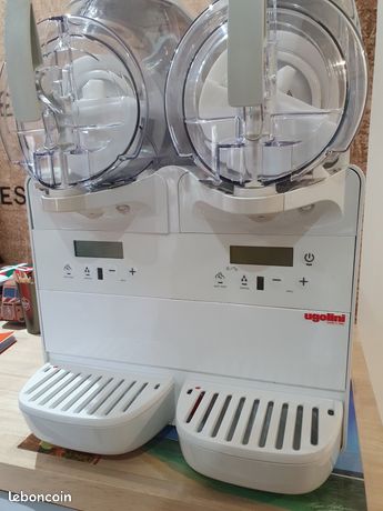 Distributeur de desserts glacés professionnel UGOLINI 2 cuves 6L – État neuf