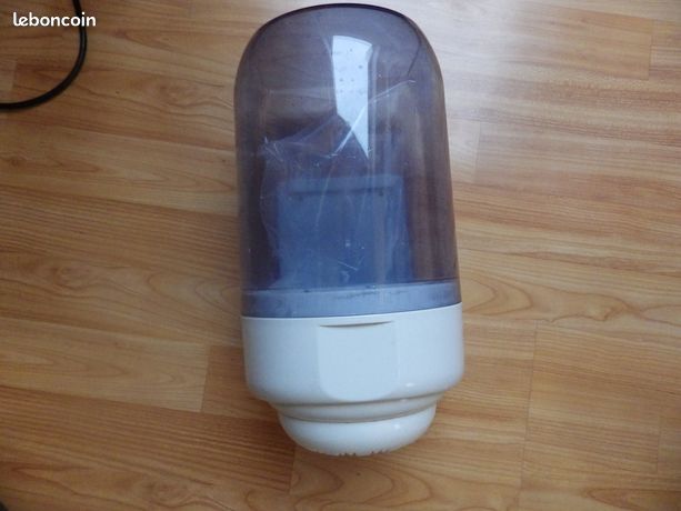 Distributeur essui main