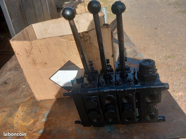 Distributeur hydraulique