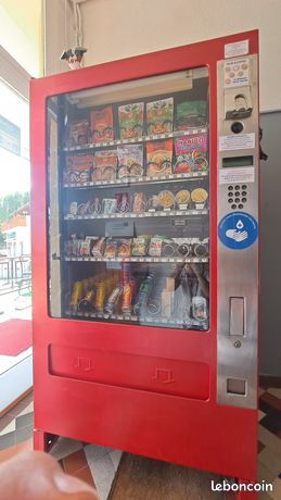 Distributeur snacks friandises et boissons fraiches de la robuste WURLITZER