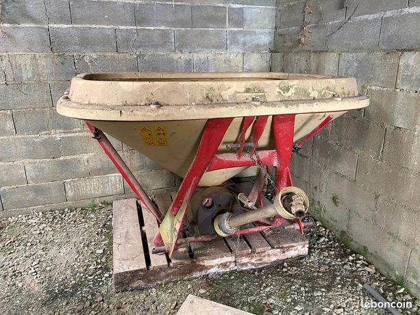 Distributeur d'engrais vicon 1000 litres