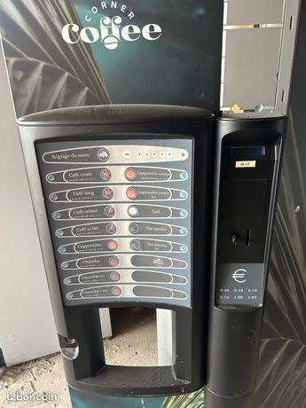 Distributeurs automatique cafe boisson combine