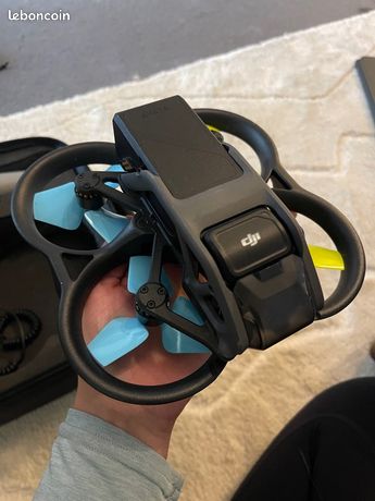 DJI Avata fly more combo avec des DJI goggles 2