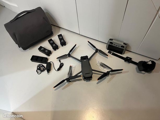 DJI Mavic 3 Fly More Combo + Télécommande DJI RC