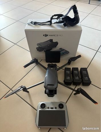 DJI Mavic 3 Pro Fly More Combo avec DJI RC + accessoires
