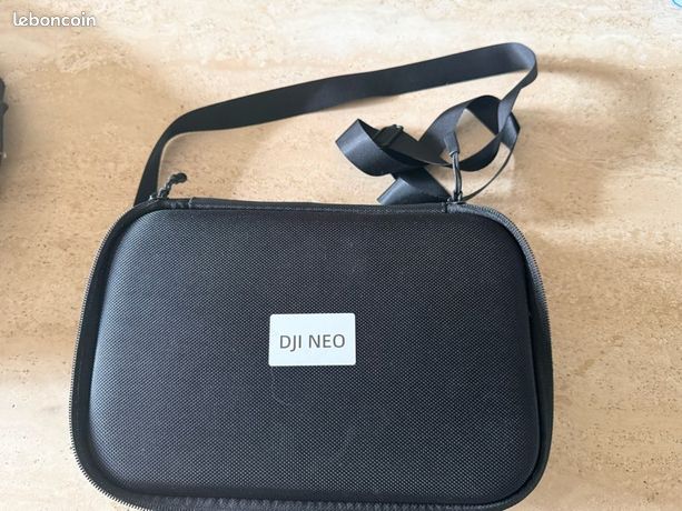 DJI néo