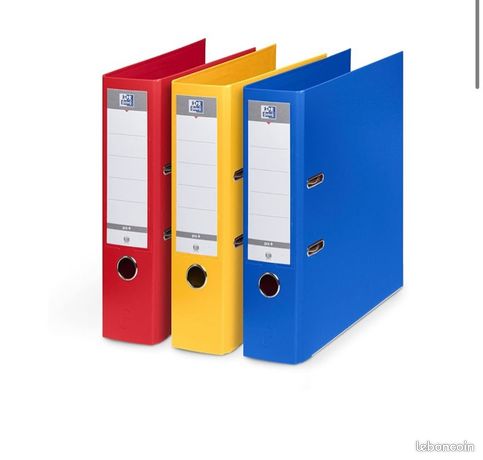 Donne des classeurs en très bon état