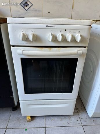 Donne gaziniere plaque vitrocéramique + four