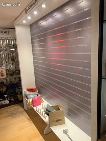 Donne meuble d'exposition boutique à venir chercher sur Lens