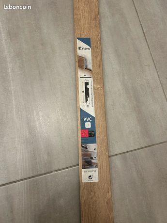 Plinthe imitation bois jamais utilisée