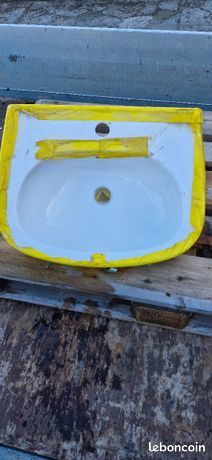 Donne vasque salle de bain