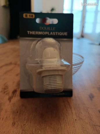 Douille thermoplastique
