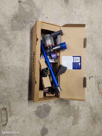 Dyson v7