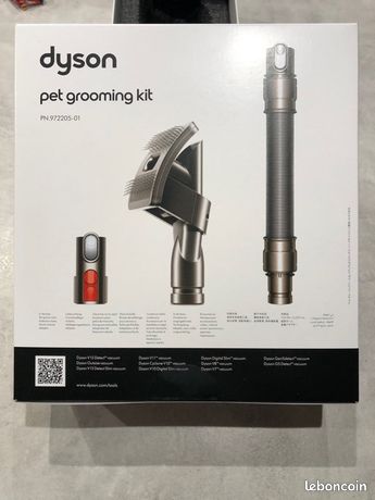 Dyson pet grooming kit