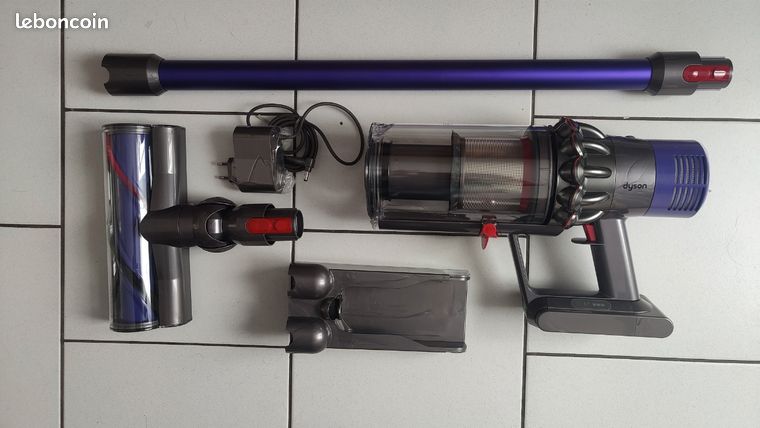 Dyson V10