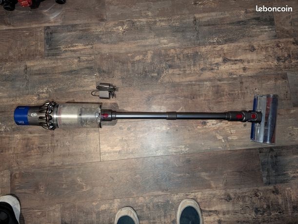 Dyson V10