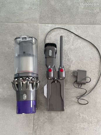Dyson V10