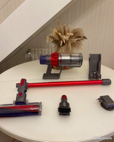 Dyson v10